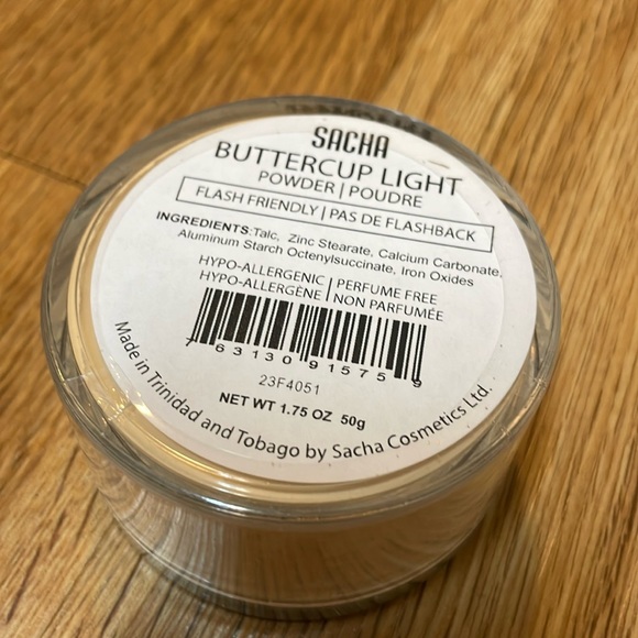 NIB Sacha BUTTERCUP Light Setting Powder - Picture 4 of 5